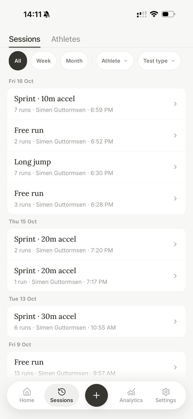 The Sessions list in the NovaSpeed app: sprints, free runs and long jumps from 9 to 16 Oct